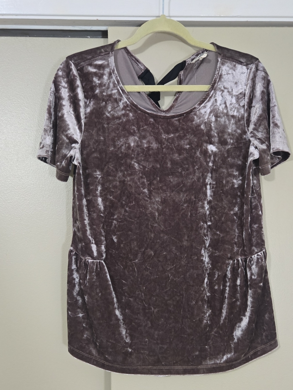 Pleione Anthropologie Velvet Short-Sleeve Peplum Top - Mauve Taupe Size Small
